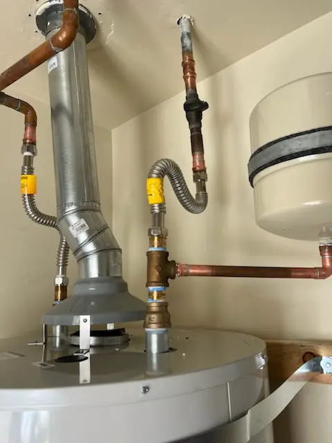 Water heater installation and plumbing repair in Laurelwood